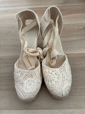 Le Chateau Woven Lace Espadrille Wedge Sandals in Cream